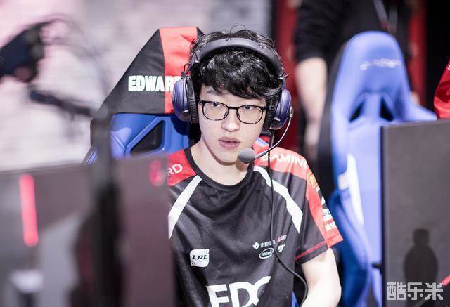 员之间的沟 员之间的沟