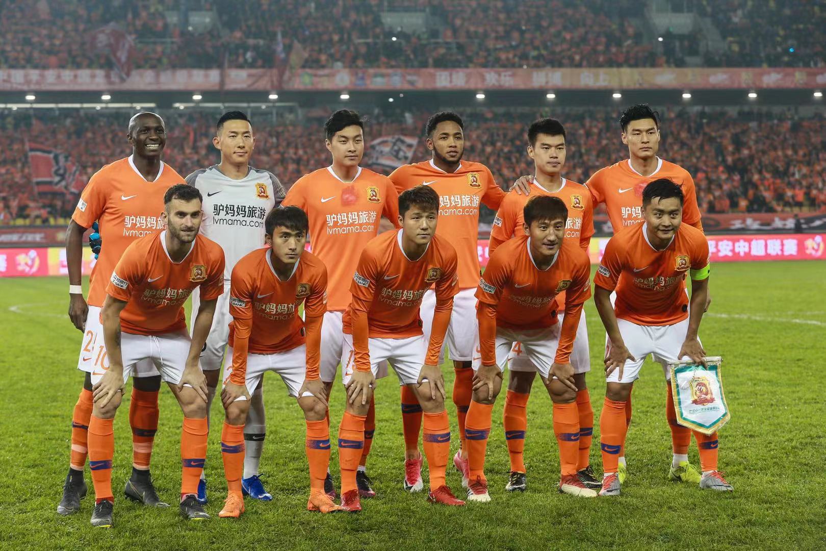 整体进攻更 整体进攻更